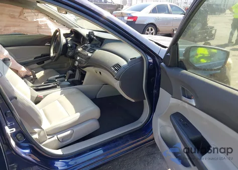 2009 Honda Accord 2.4 Lx z USA, uszkodzony, nr VIN JHMCP26319C011914